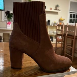 Vionic Kaylee tan Suede Women's Water Resistant Side Zip Ankle Boots 10